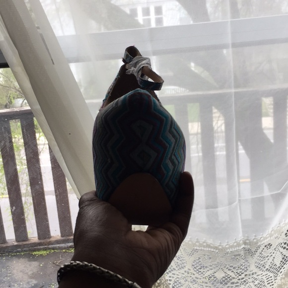 Heels - Picture 2 of 3